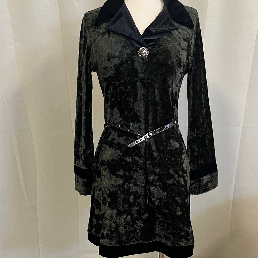 Elegant Forest Green & Black Velvet Dress with Belt